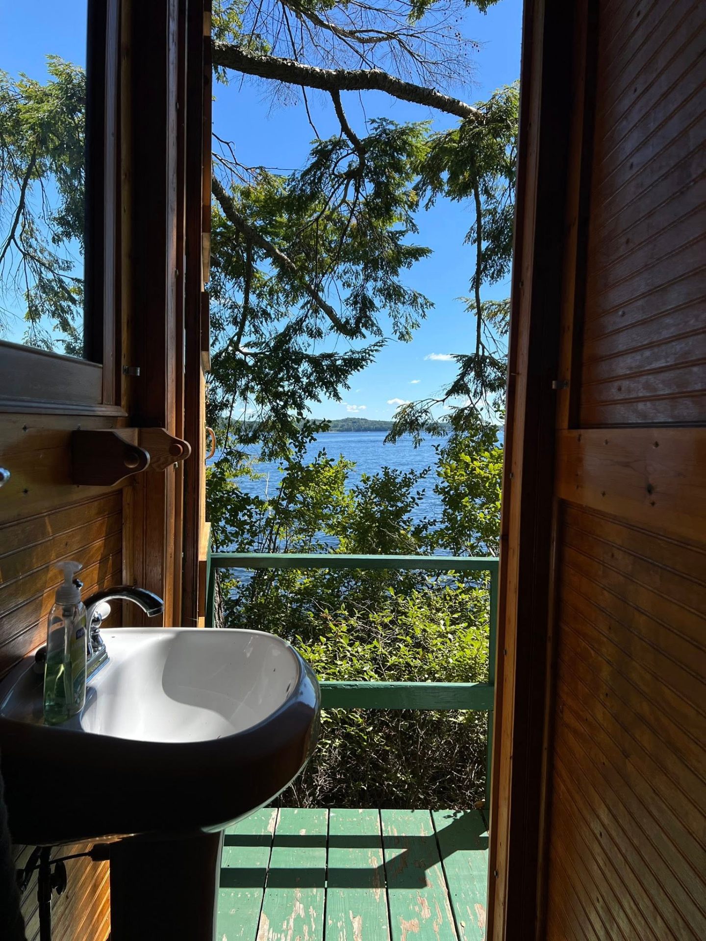 Bathroom with a view at Pine Island