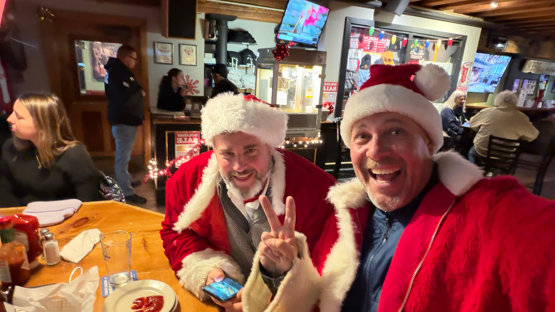 Santas at après-ski